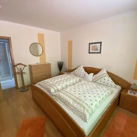 Apartman 1 Erika Wolf *